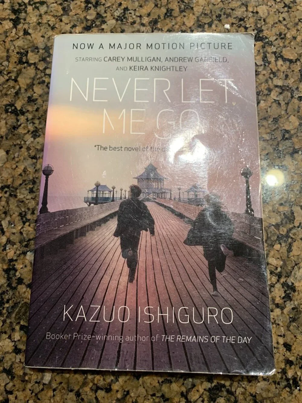 Never Let Me Go by Kazuo Ishiguro (2010, Trade Paperback).